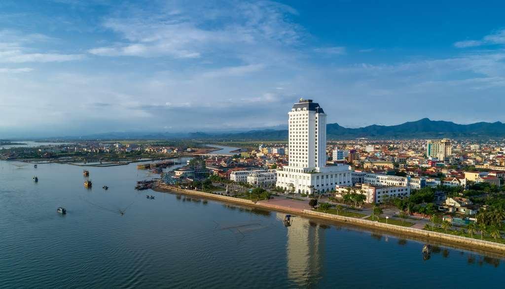 เมเลีย วินเพิร์ล กวาง บินห์ Hotel ด่งเฮ้ย ภายนอก รูปภาพ