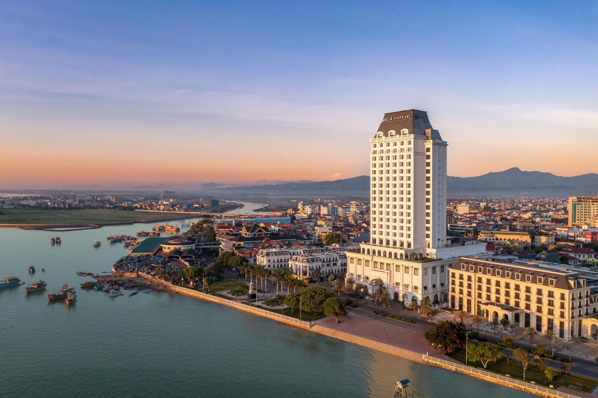 เมเลีย วินเพิร์ล กวาง บินห์ Hotel ด่งเฮ้ย ภายนอก รูปภาพ